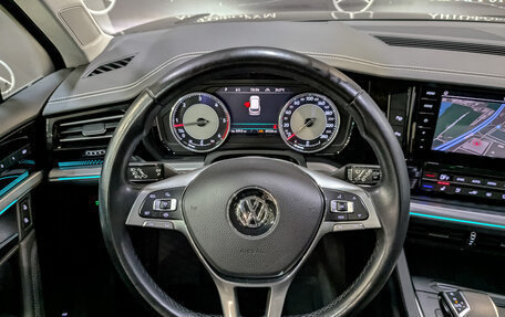Volkswagen Touareg III, 2018 год, 4 850 000 рублей, 22 фотография