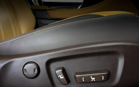 Lexus RX IV рестайлинг, 2017 год, 3 800 000 рублей, 26 фотография