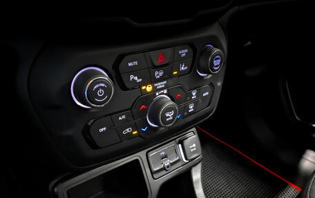 Jeep Renegade I рестайлинг, 2019 год, 1 990 000 рублей, 25 фотография