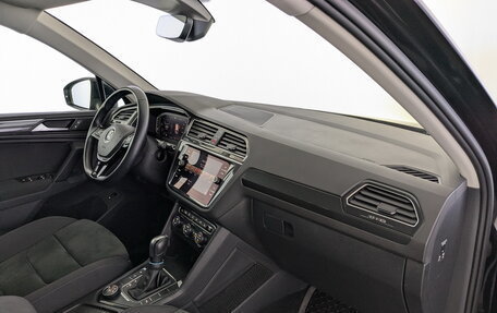 Volkswagen Tiguan II, 2020 год, 2 490 000 рублей, 11 фотография
