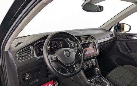 Volkswagen Tiguan II, 2020 год, 2 490 000 рублей, 16 фотография