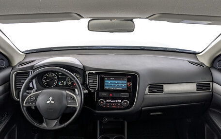 Mitsubishi Outlander III рестайлинг 3, 2012 год, 1 490 000 рублей, 14 фотография