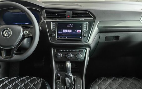 Volkswagen Tiguan II, 2017 год, 2 195 000 рублей, 12 фотография