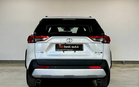 Toyota RAV4, 2024 год, 3 400 000 рублей, 7 фотография
