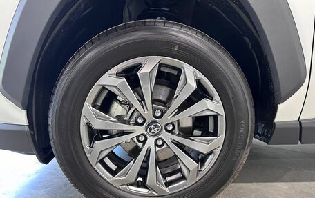 Toyota RAV4, 2024 год, 3 400 000 рублей, 9 фотография