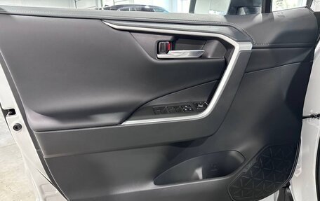 Toyota RAV4, 2024 год, 3 400 000 рублей, 12 фотография