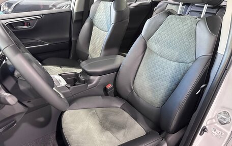 Toyota RAV4, 2024 год, 3 400 000 рублей, 14 фотография