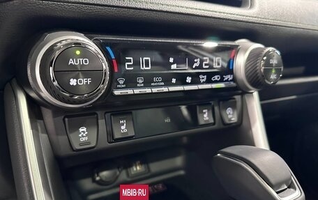 Toyota RAV4, 2024 год, 3 400 000 рублей, 21 фотография