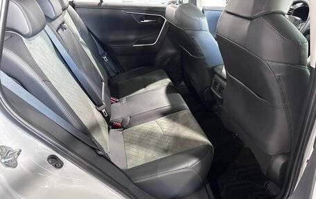 Toyota RAV4, 2024 год, 3 400 000 рублей, 28 фотография