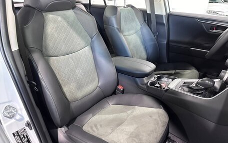 Toyota RAV4, 2024 год, 3 400 000 рублей, 30 фотография