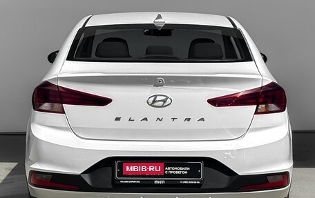 Hyundai Elantra VI рестайлинг, 2019 год, 1 750 000 рублей, 6 фотография