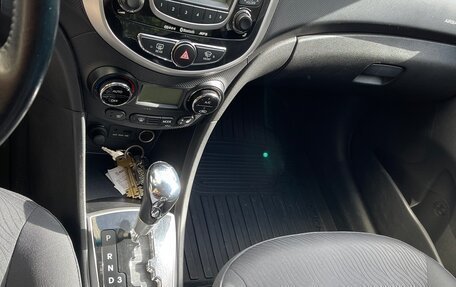 Hyundai Solaris II рестайлинг, 2011 год, 950 000 рублей, 2 фотография