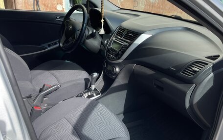Hyundai Solaris II рестайлинг, 2011 год, 950 000 рублей, 6 фотография