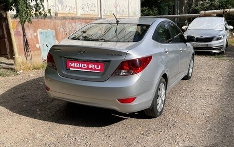 Hyundai Solaris II рестайлинг, 2011 год, 950 000 рублей, 7 фотография