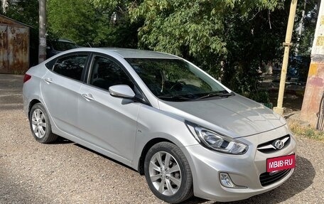 Hyundai Solaris II рестайлинг, 2011 год, 950 000 рублей, 9 фотография
