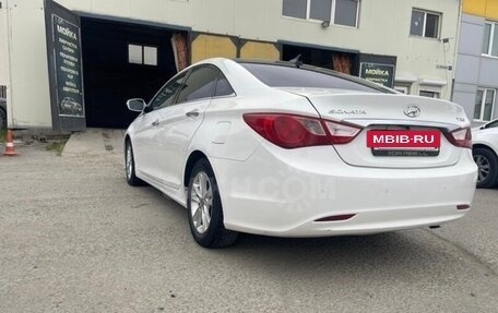 Hyundai Sonata VI, 2010 год, 950 000 рублей, 4 фотография
