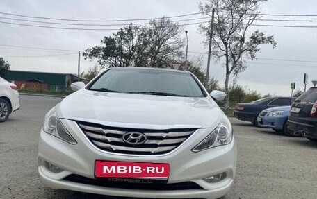 Hyundai Sonata VI, 2010 год, 950 000 рублей, 3 фотография