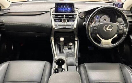 Lexus NX I, 2015 год, 2 200 000 рублей, 10 фотография