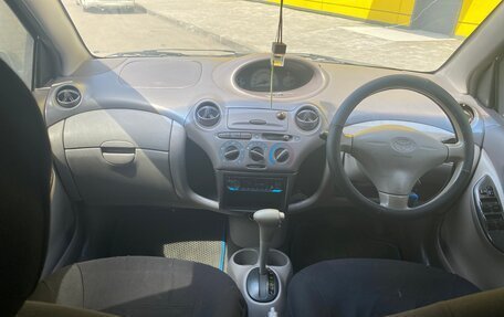 Toyota Platz, 2001 год, 385 000 рублей, 14 фотография