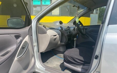 Toyota Platz, 2001 год, 385 000 рублей, 12 фотография