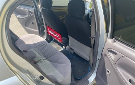 Toyota Platz, 2001 год, 385 000 рублей, 13 фотография