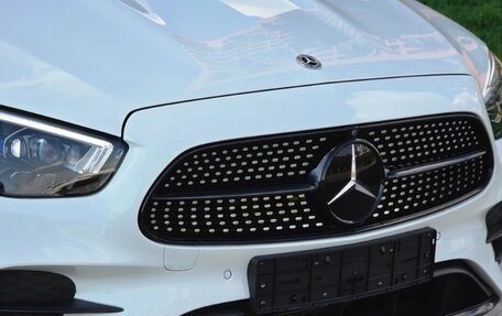 Mercedes-Benz E-Класс, 2022 год, 4 700 000 рублей, 14 фотография