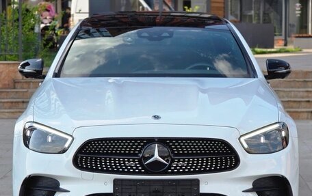 Mercedes-Benz E-Класс, 2022 год, 4 700 000 рублей, 3 фотография