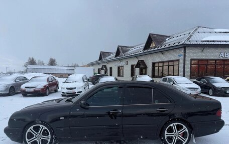 Mercedes-Benz E-Класс, 1998 год, 550 000 рублей, 2 фотография