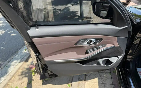 BMW 3 серия, 2021 год, 3 000 000 рублей, 13 фотография