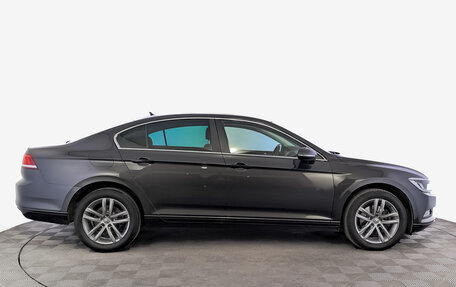 Volkswagen Passat B8 рестайлинг, 2019 год, 2 690 000 рублей, 4 фотография