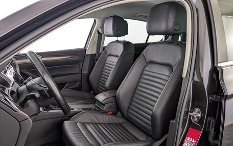 Volkswagen Passat B8 рестайлинг, 2019 год, 2 690 000 рублей, 20 фотография