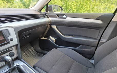 Volkswagen Passat B8 рестайлинг, 2015 год, 1 700 000 рублей, 17 фотография