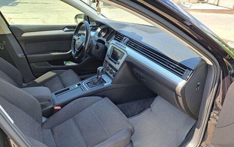Volkswagen Passat B8 рестайлинг, 2015 год, 1 700 000 рублей, 14 фотография