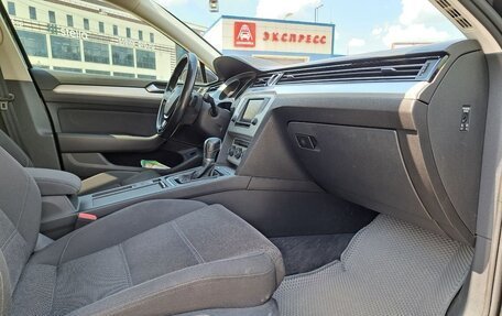 Volkswagen Passat B8 рестайлинг, 2015 год, 1 700 000 рублей, 15 фотография