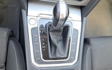 Volkswagen Passat B8 рестайлинг, 2015 год, 1 700 000 рублей, 28 фотография