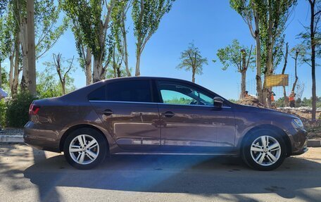 Volkswagen Jetta VI, 2016 год, 1 400 000 рублей, 2 фотография