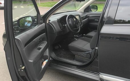 Mitsubishi Outlander III рестайлинг 3, 2019 год, 2 150 000 рублей, 6 фотография