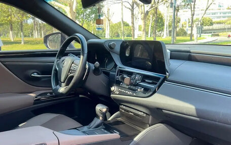Lexus ES VII, 2021 год, 2 860 000 рублей, 15 фотография