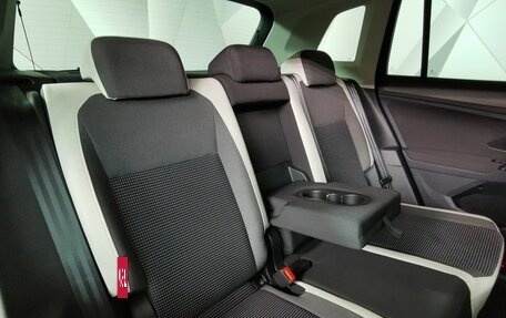 Volkswagen Tiguan II, 2020 год, 2 540 000 рублей, 13 фотография