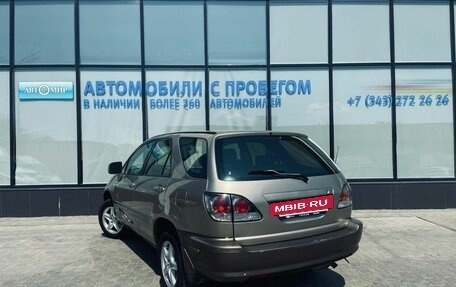 Lexus RX IV рестайлинг, 2000 год, 855 000 рублей, 3 фотография