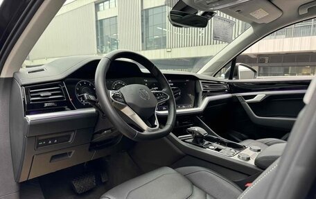 Volkswagen Touareg III, 2021 год, 3 740 000 рублей, 9 фотография