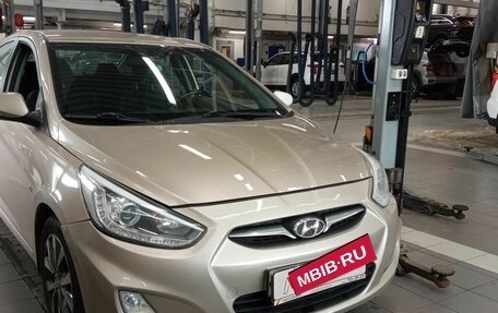 Hyundai Solaris II рестайлинг, 2014 год, 800 000 рублей, 2 фотография
