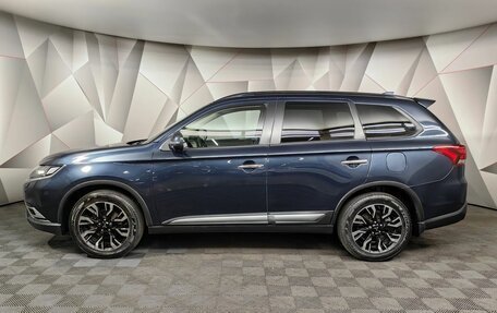 Mitsubishi Outlander III рестайлинг 3, 2022 год, 2 397 000 рублей, 5 фотография