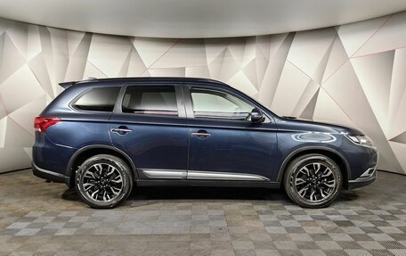 Mitsubishi Outlander III рестайлинг 3, 2022 год, 2 397 000 рублей, 6 фотография