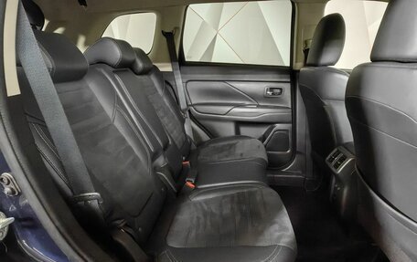 Mitsubishi Outlander III рестайлинг 3, 2022 год, 2 397 000 рублей, 12 фотография