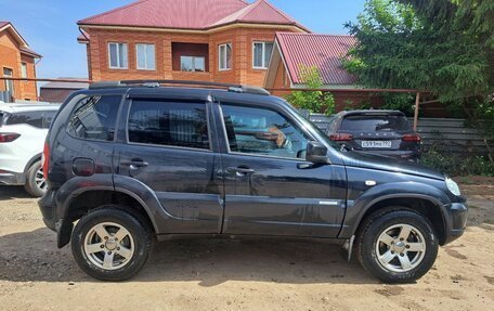 Chevrolet Niva I рестайлинг, 2017 год, 749 000 рублей, 6 фотография
