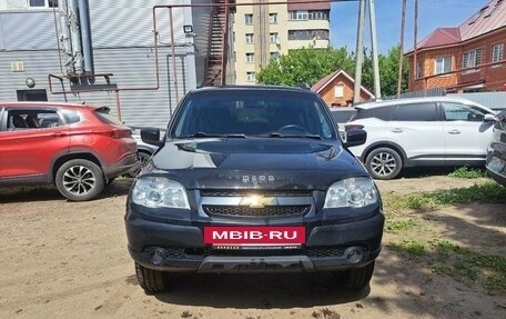 Chevrolet Niva I рестайлинг, 2017 год, 749 000 рублей, 8 фотография