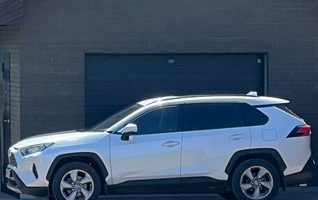 Toyota RAV4, 2019 год, 3 500 000 рублей, 1 фотография