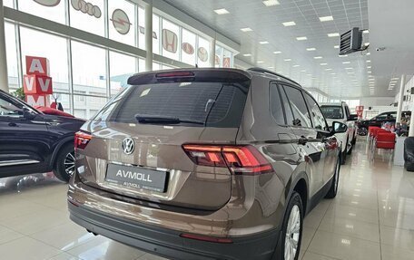 Volkswagen Tiguan II, 2019 год, 2 585 000 рублей, 10 фотография
