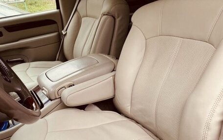 Cadillac Escalade II, 2002 год, 1 071 000 рублей, 10 фотография